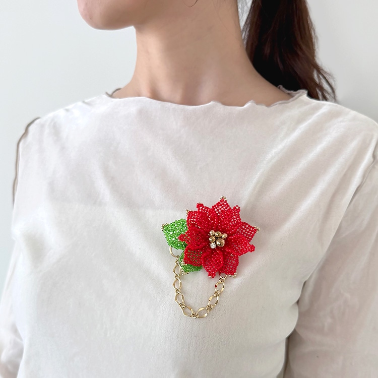 [専用　ゆみぽち様]チャーム ハンドメイド 刺繍 オーダーメイド オリジナルキット / ポインセチアのバッグチャーム | ビーズ・パーツ