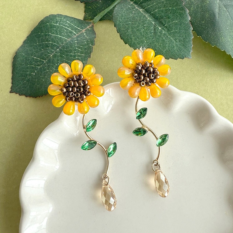 No.264 ドロップビーズとラインストーンのピアス ハンドメイド