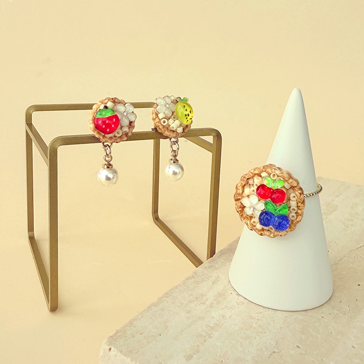 レジンで作る 貼付フルーツアクセサリー | ビーズ・パーツなどの