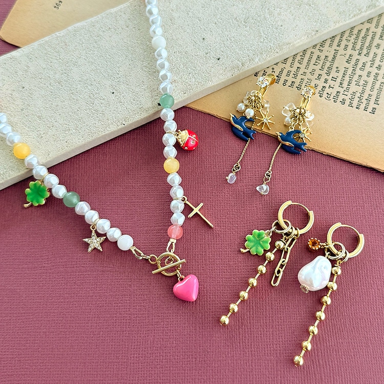 幸運を纏うモチーフアクセサリー | ビーズ・パーツなどのハンドメイド