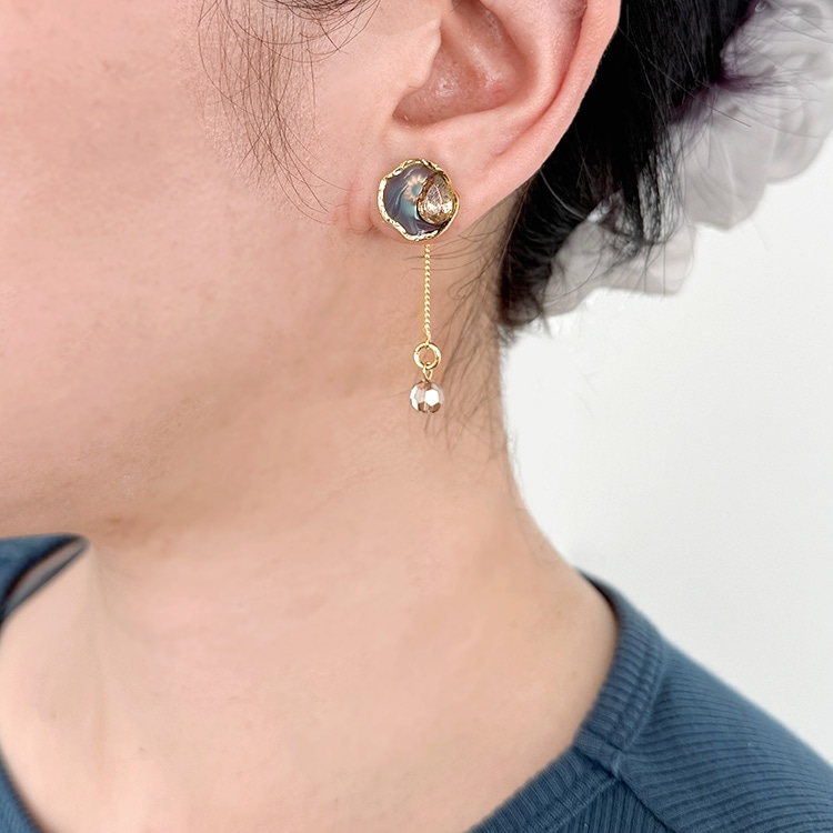 ハンドメイド✮ピアス レジンで作る きらめく蝶とマットニュアンスピアス | ビーズ・パーツ