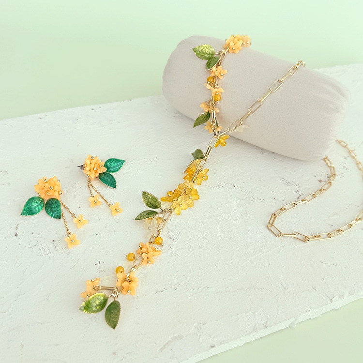 ハンドメイド　ヘアゴム　ペンダントトップ　567 キンモクセイのアクセサリー | ビーズ・パーツなどのハンドメイド