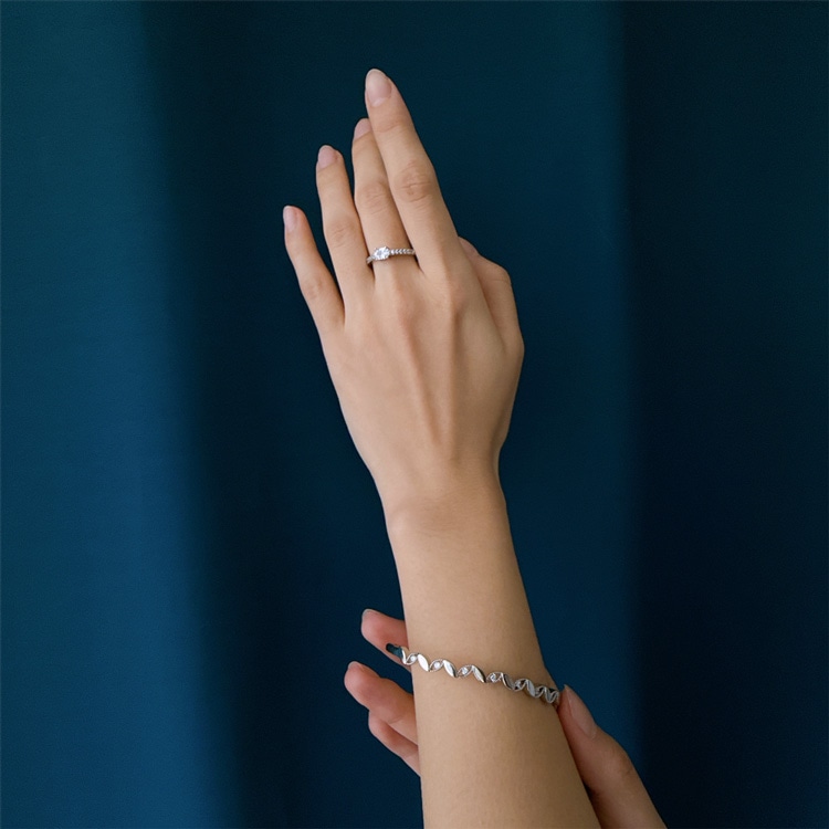 B-188) リーフラインバングル / キュービックジルコニア / 開閉式