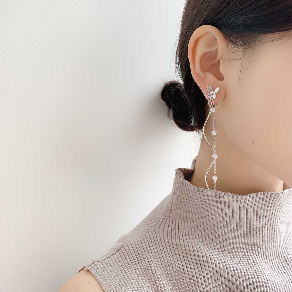 E-554) バタフライウェーブイヤリング | ビーズ・パーツなどの