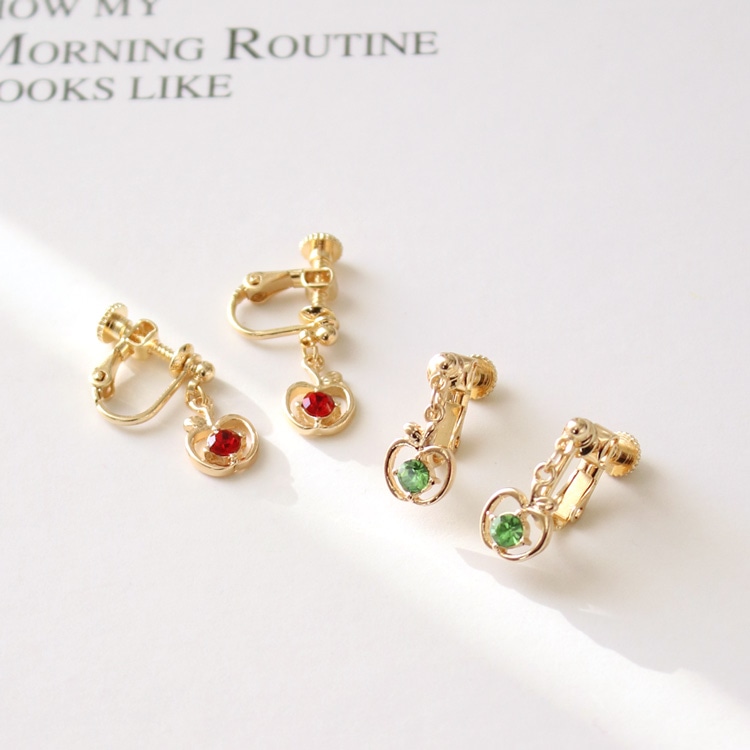 E-833) リンゴモチーフイヤリング | ビーズ・パーツなどのハンドメイド