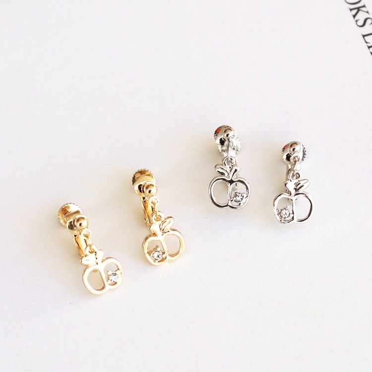 E-832) リンゴモチーフイヤリング | ビーズ・パーツなどのハンドメイド