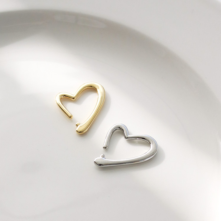 売り切れました( ´ ▽ ` )イヤーカフ☆ハンドメイド イヤーカフ | ビーズ・パーツなどのハンドメイドパーツおよびハイ