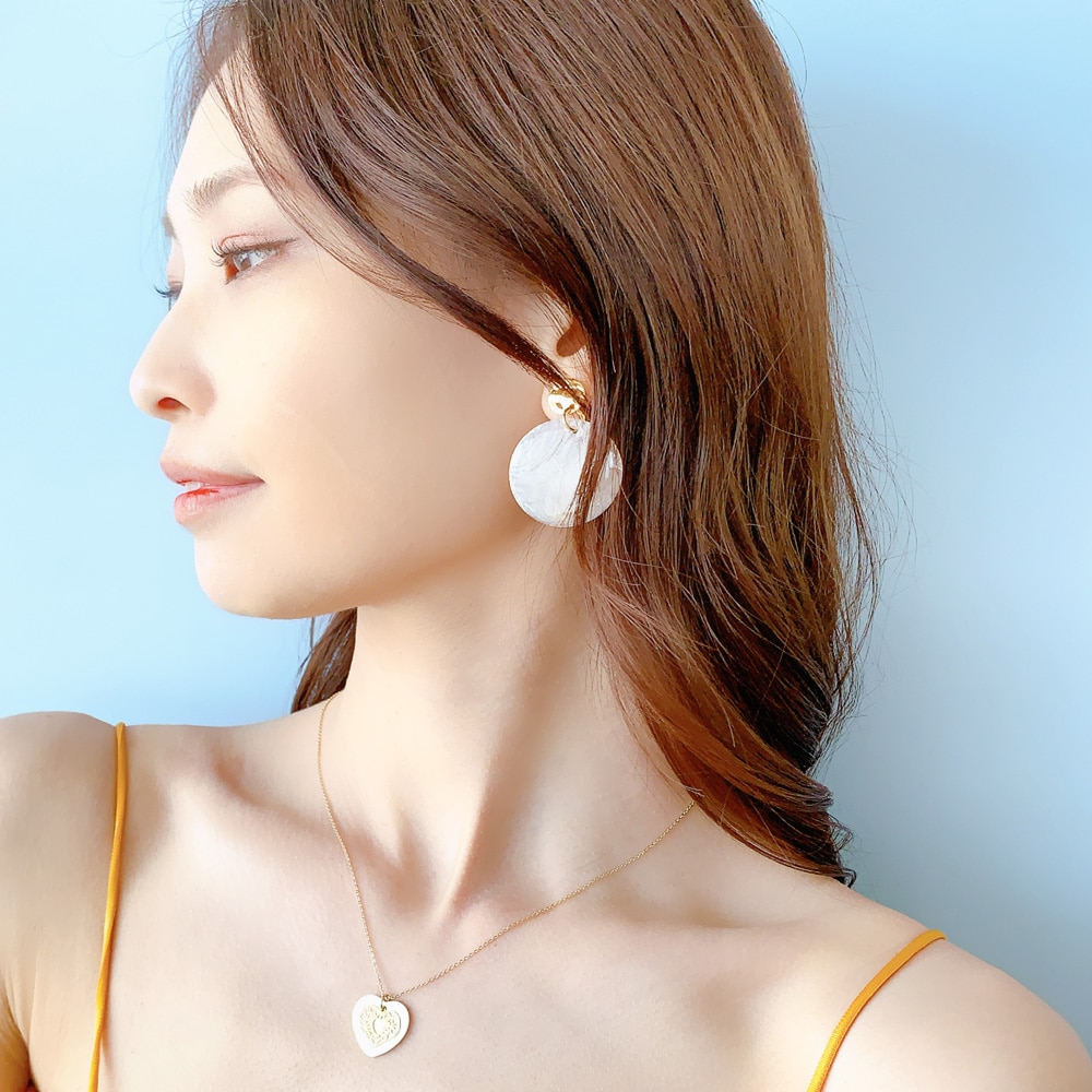 E-618) シェルデザインイヤリング | ビーズ・パーツなどのハンドメイド