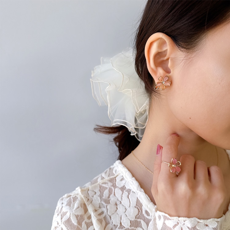 E-841) 桜イヤリング | ビーズ・パーツなどのハンドメイドパーツおよび