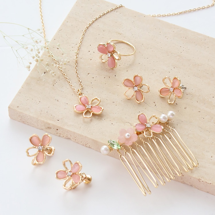 E-841) 桜イヤリング | ビーズ・パーツなどのハンドメイドパーツおよび