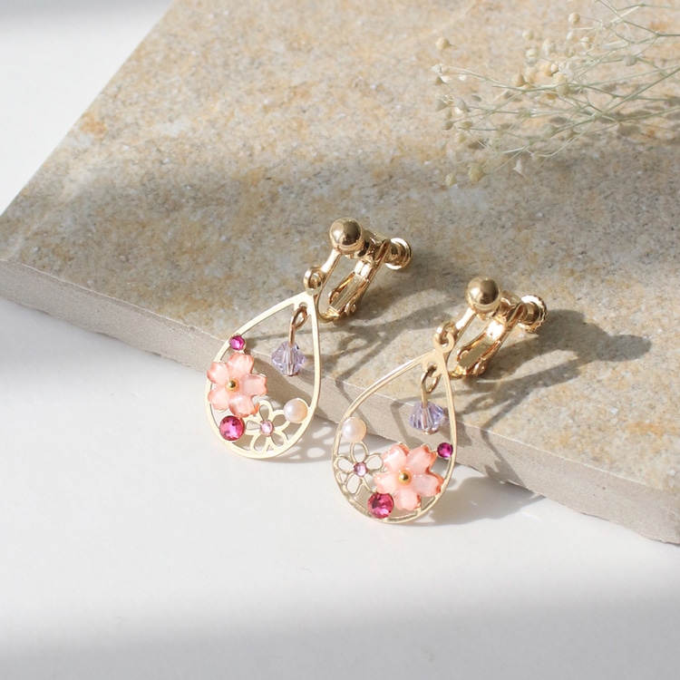 E-837) 桜ドロップイヤリング | ビーズ・パーツなどのハンドメイド