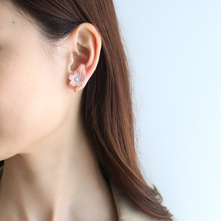 E-753) 桜イヤリング | ビーズ・パーツなどのハンドメイドパーツおよび