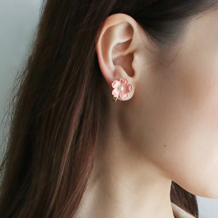 E-753) 桜イヤリング | ビーズ・パーツなどのハンドメイドパーツおよび