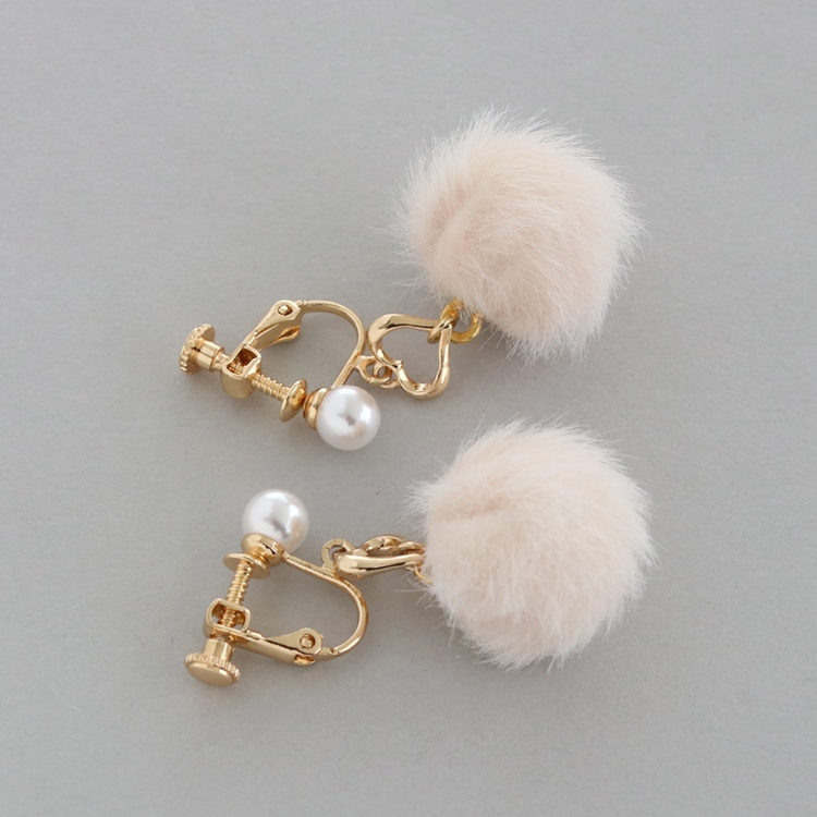 E-814) ハート×フェイクファーイヤリング | ビーズ・パーツなどの