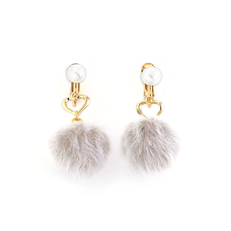 E-814) ハート×フェイクファーイヤリング | ビーズ・パーツなどの