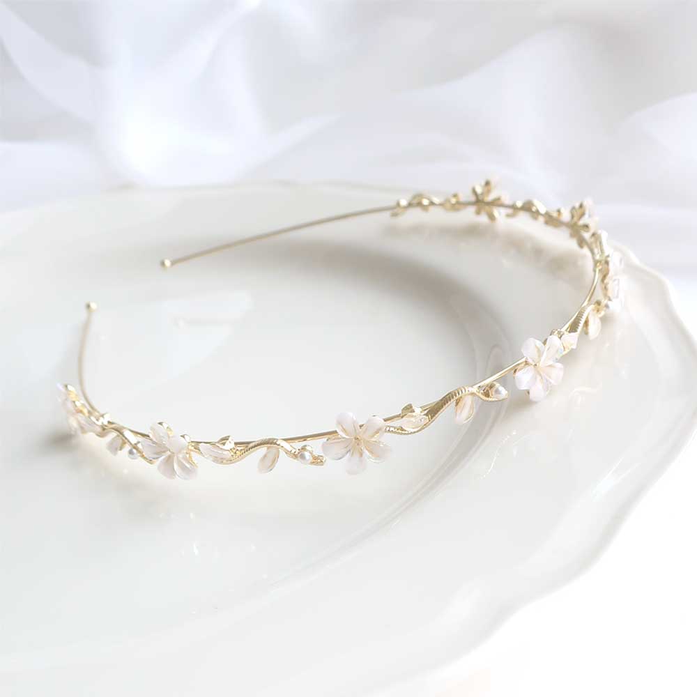 K-196) ホワイトフラワーカチューシャ / パール | ビーズ・パーツなど