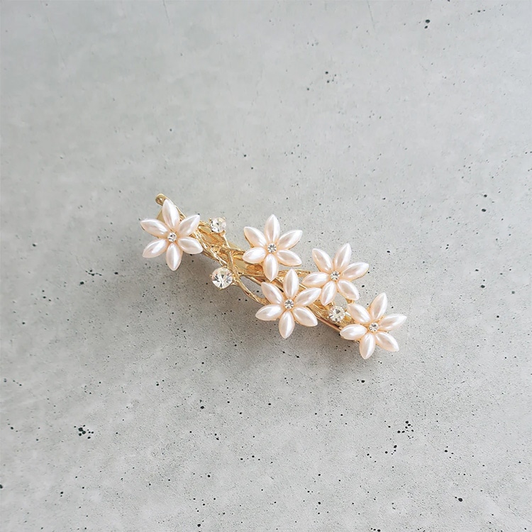 The Skips 花モチーフ ヘアアクセサリー 4個セット Amazon.co.jp: 髪飾り ヘアアクセサリー 4点セット 花 キラキラ