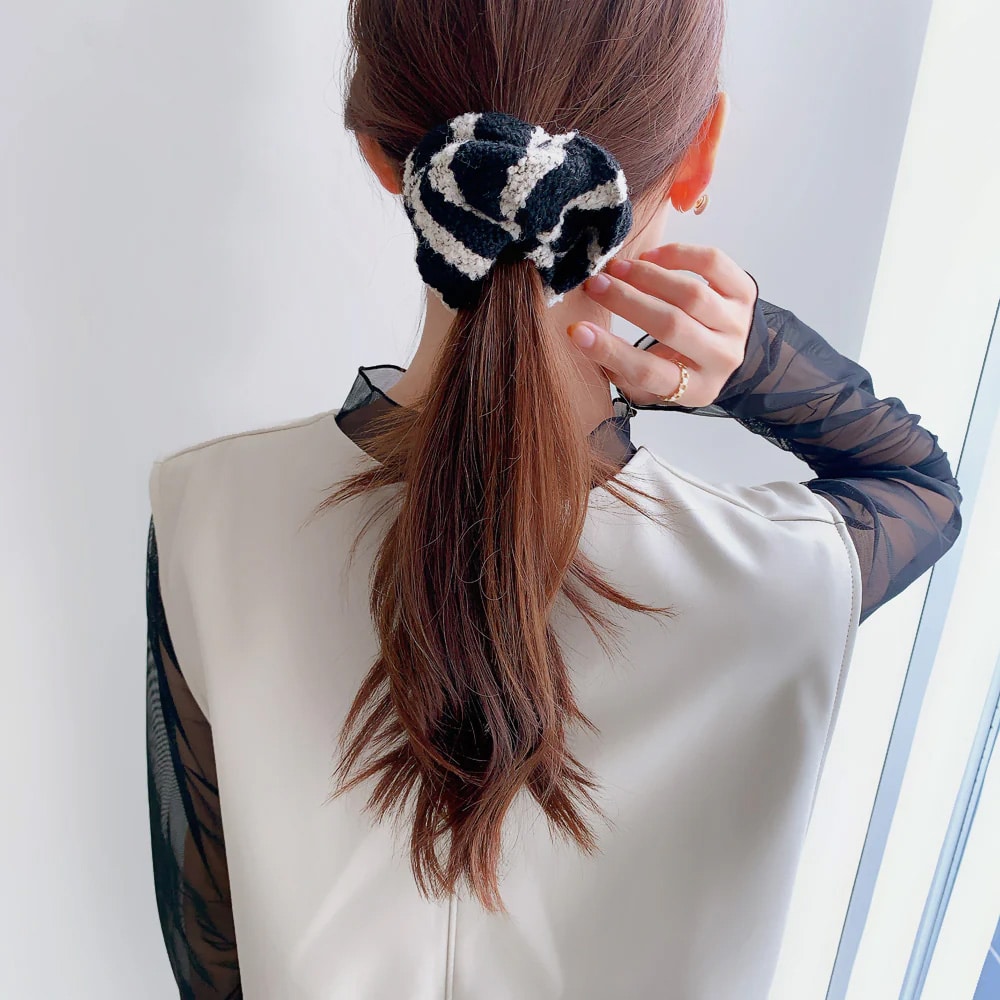 S-559) ニットシュシュ | ビーズ・パーツなどのハンドメイド