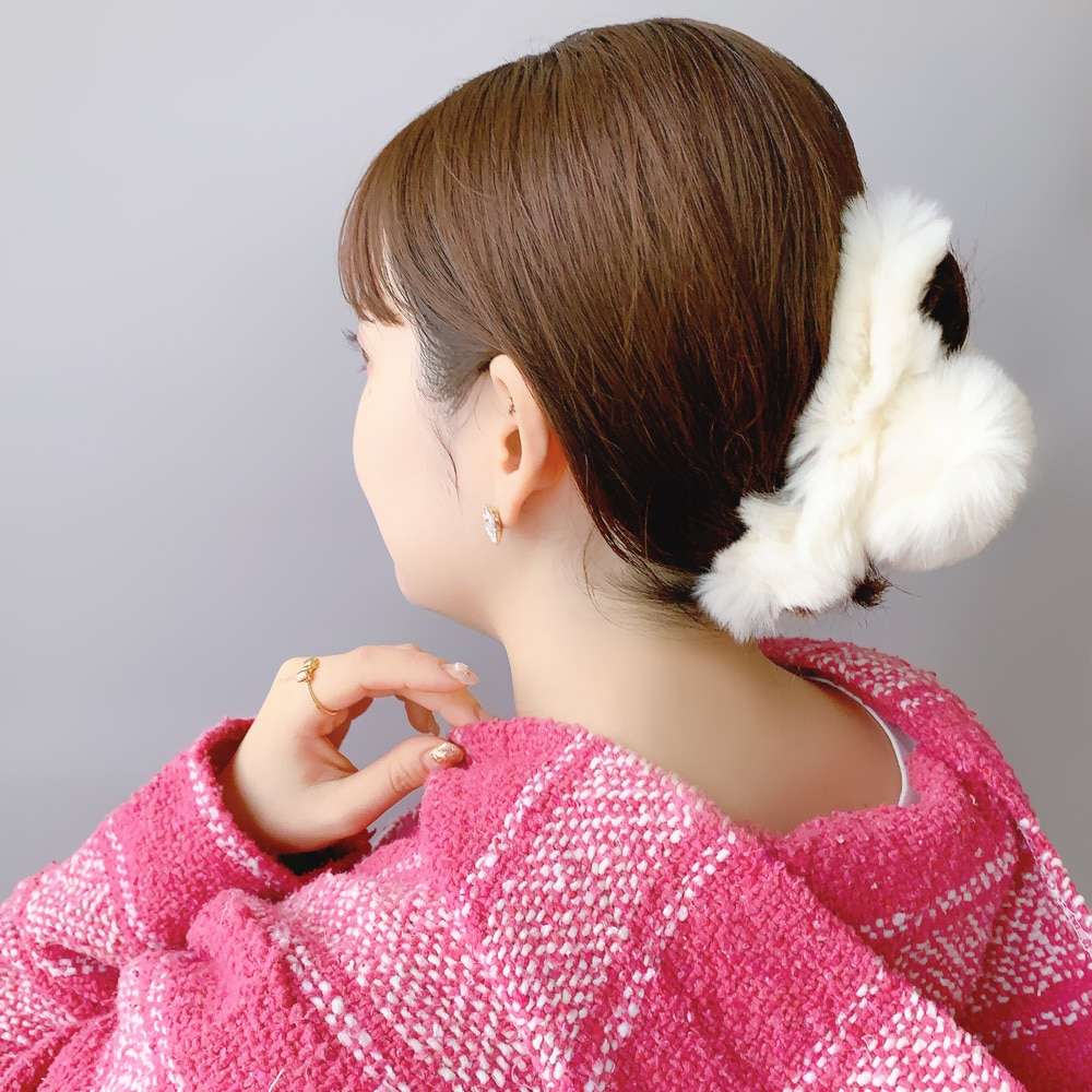 V-480) フェイクファーバンスクリップ | ビーズ・パーツなどの