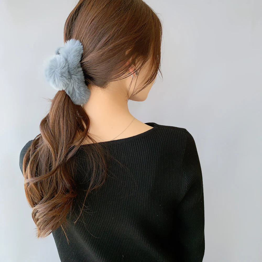 V-519) フェイクファーバンスクリップ | ビーズ・パーツなどの