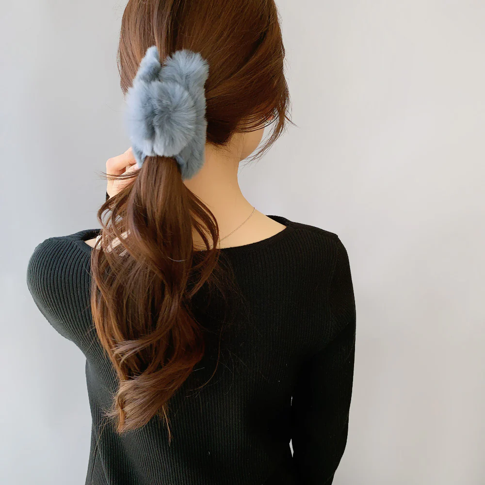 V-519) フェイクファーバンスクリップ | ビーズ・パーツなどの