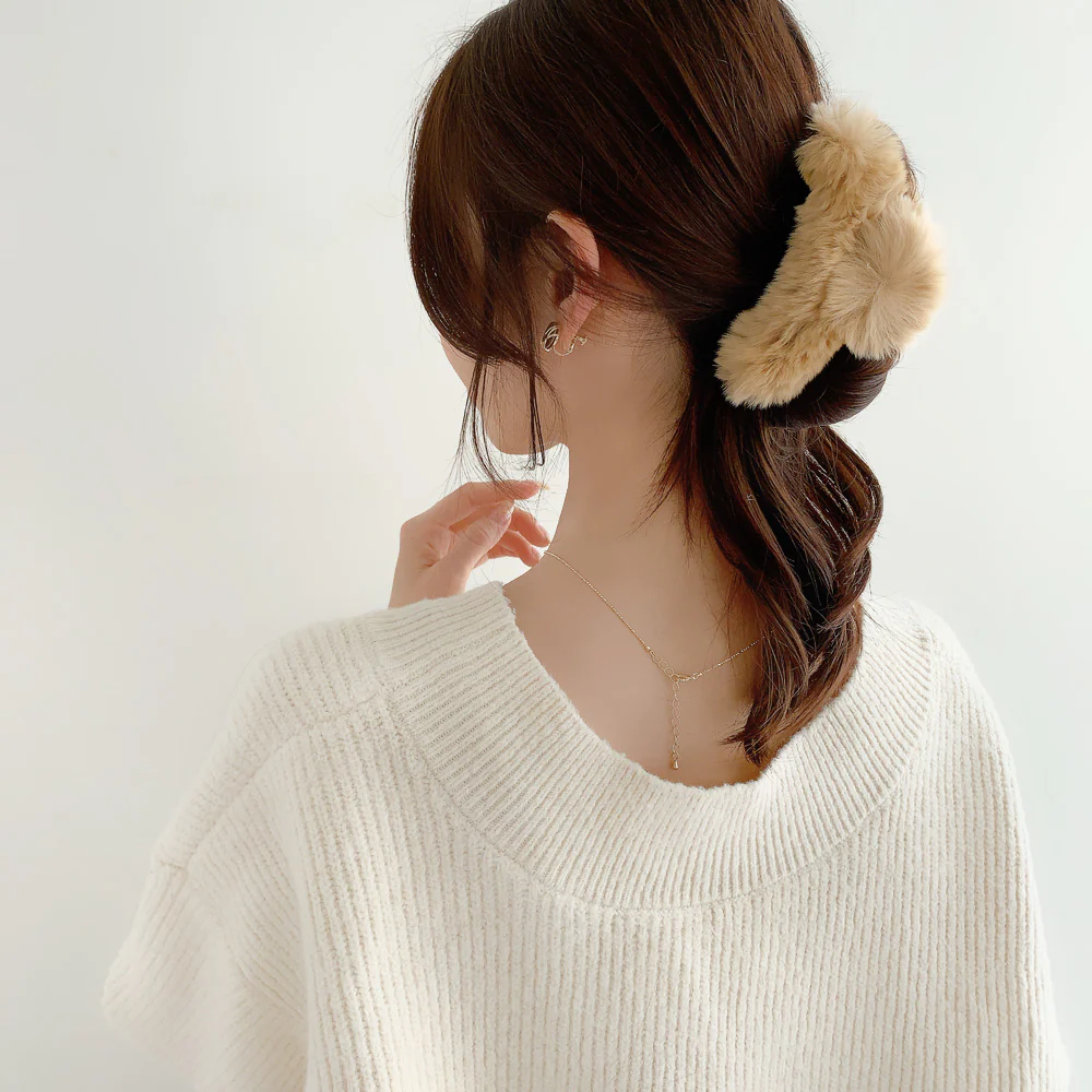 V-519) フェイクファーバンスクリップ | ビーズ・パーツなどの