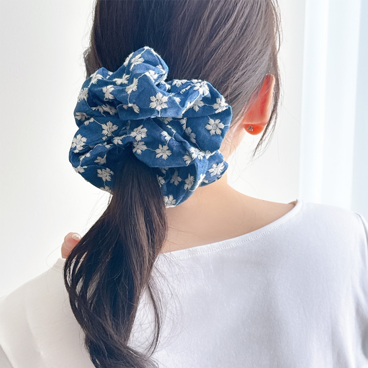 S-735) フラワー刺繍デニムシュシュ | ビーズ・パーツなどの