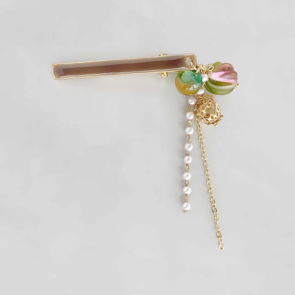 桜咲き誇る和風ヘアクリップ☆ 淡水パールと砂糖ビーズの木の実付き 10000573-1.jpg