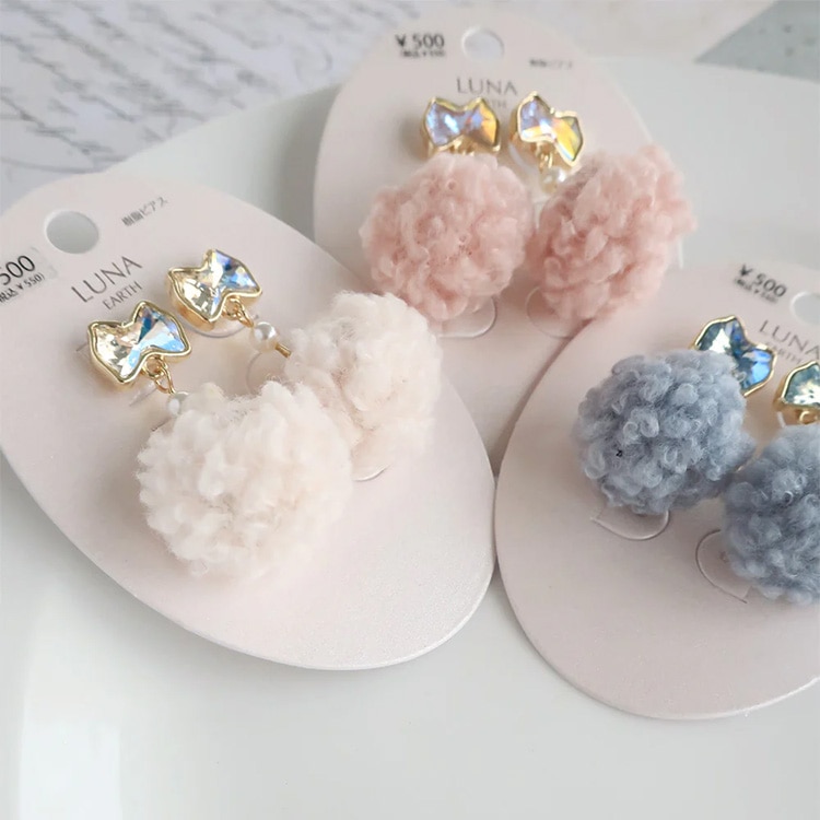 P-1004) プードルファー樹脂ピアス | ビーズ・パーツなどの