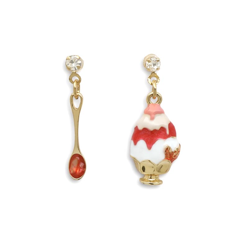 P-1238) かき氷樹脂ピアス / いちご | ビーズ・パーツなどの