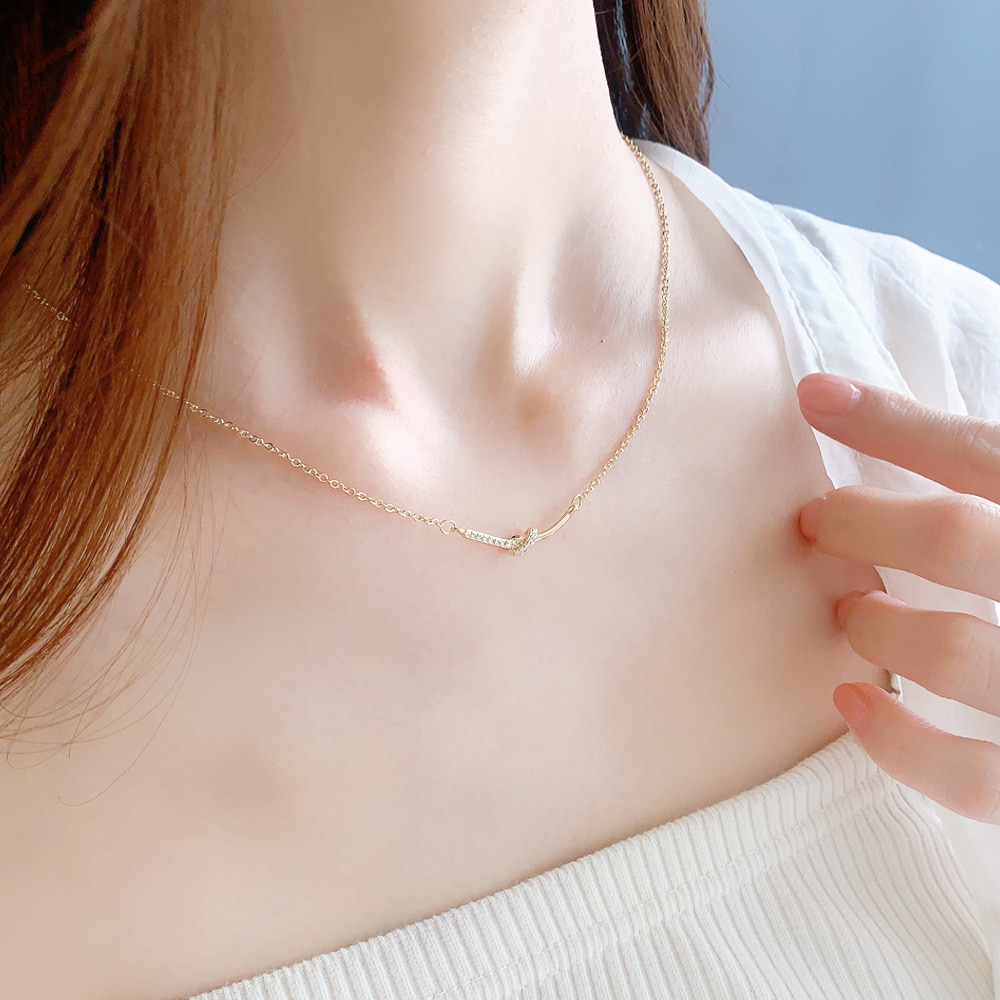 ノットデザインペンダントネックレス