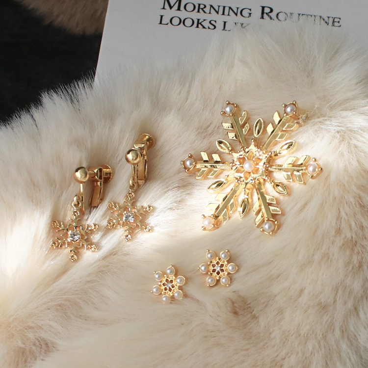 C-397) スノークリスタルブローチ | ビーズ・パーツなどのハンドメイド