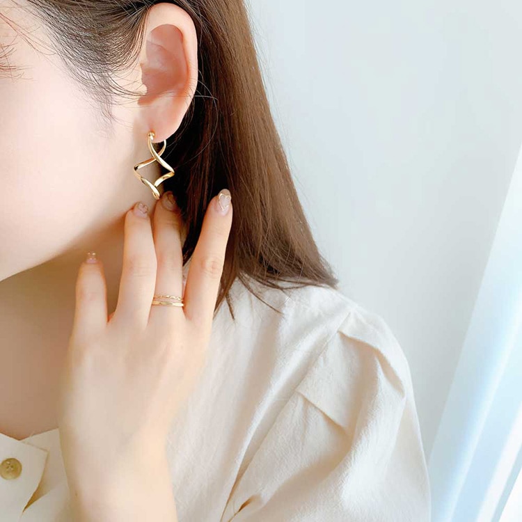 P-814) メタルウェーブピアス | ビーズ・パーツなどのハンドメイド