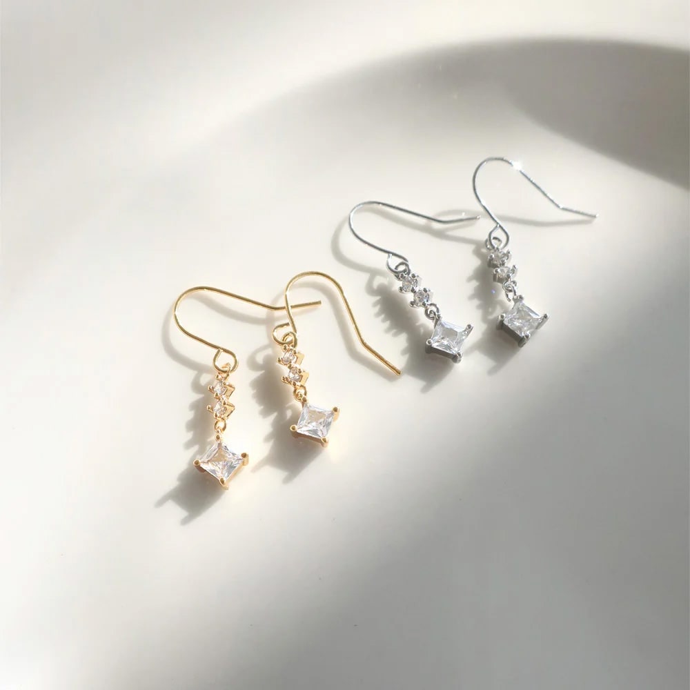 P-934) スクエアフックピアス / ニッケルフリー / キュービック