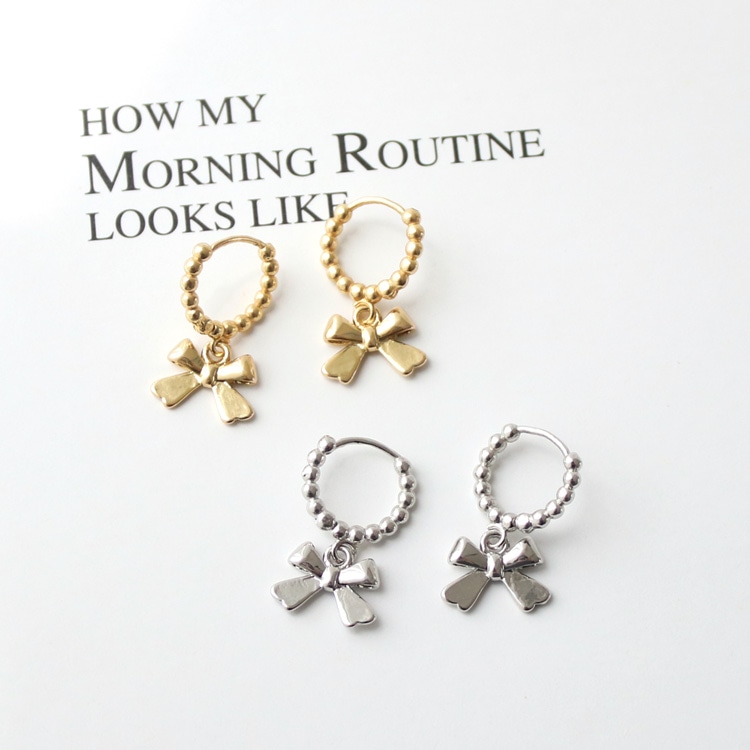 e.m. リトルエンブレム little emblem リボン フープ ピアス e.m. リトルエンブレム little emblem リボン フープ ピアス