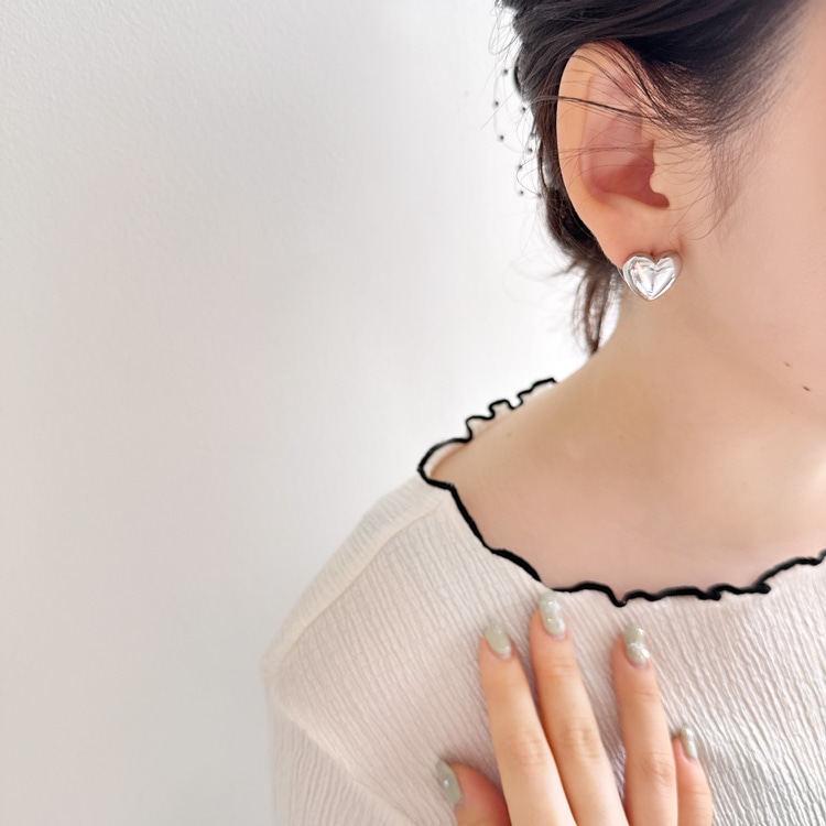 美品　ハート　ピアス 楽天市場】□ANNIKA INEZ アニカイネズ Voluptuous Heart
