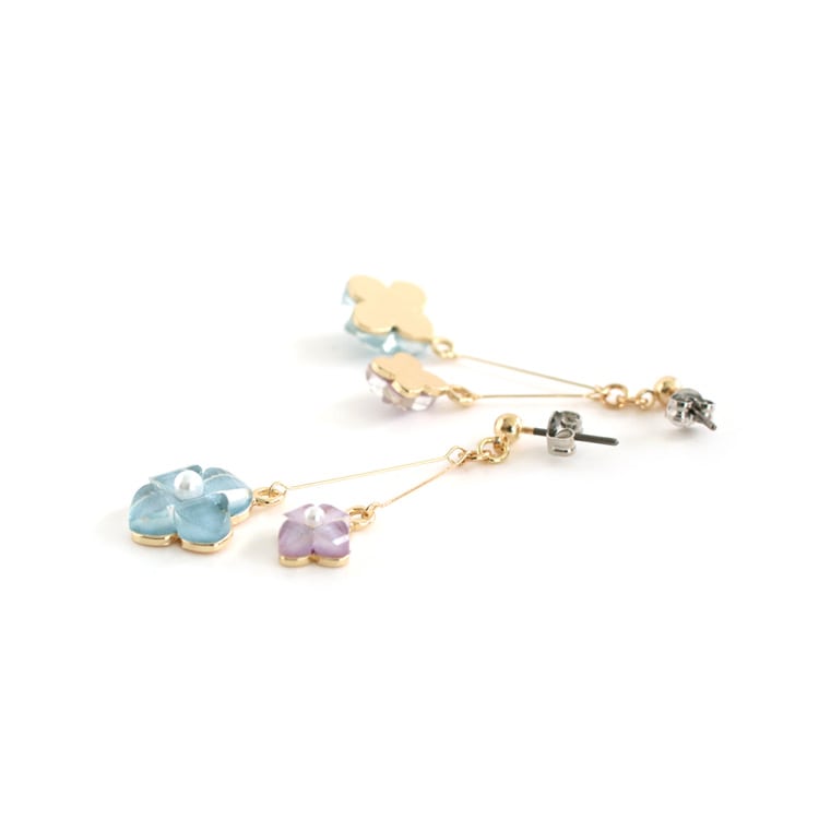 P-1118) 揺れるあじさいチタンピアス | ビーズ・パーツなどの