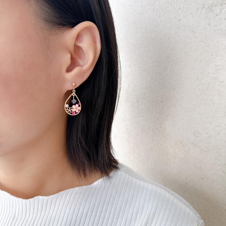 P-1193) 桜ドロップチタンピアス | ビーズ・パーツなどのハンドメイド
