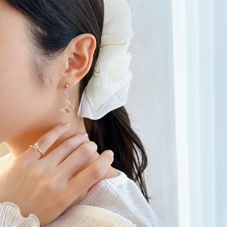 P-1195) バタフライ×桜チタンピアス | ビーズ・パーツなどの