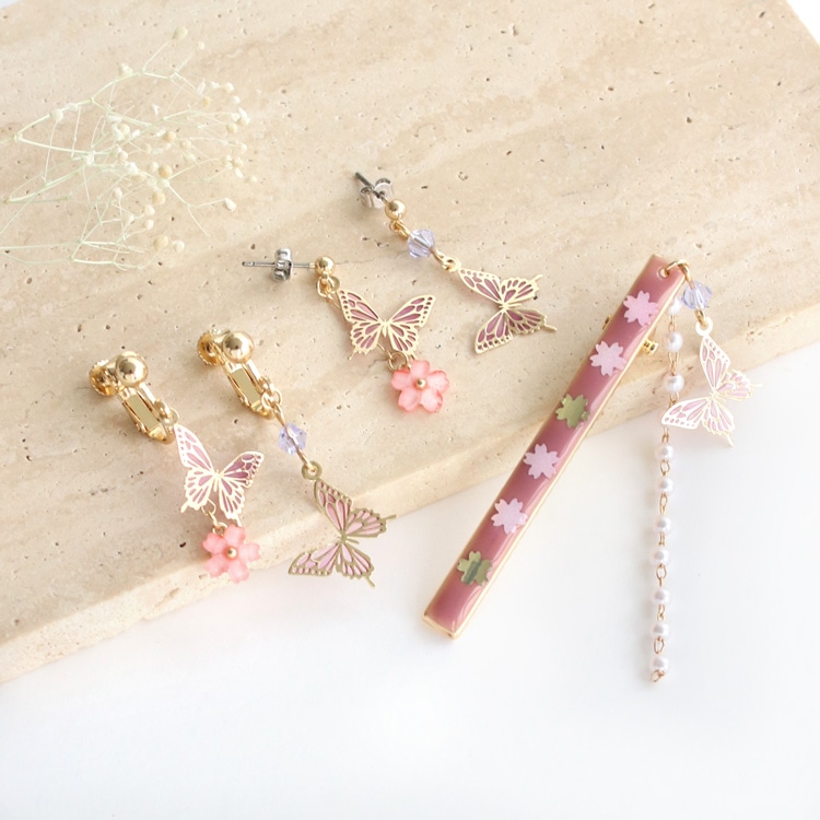 P-1195) バタフライ×桜チタンピアス | ビーズ・パーツなどの