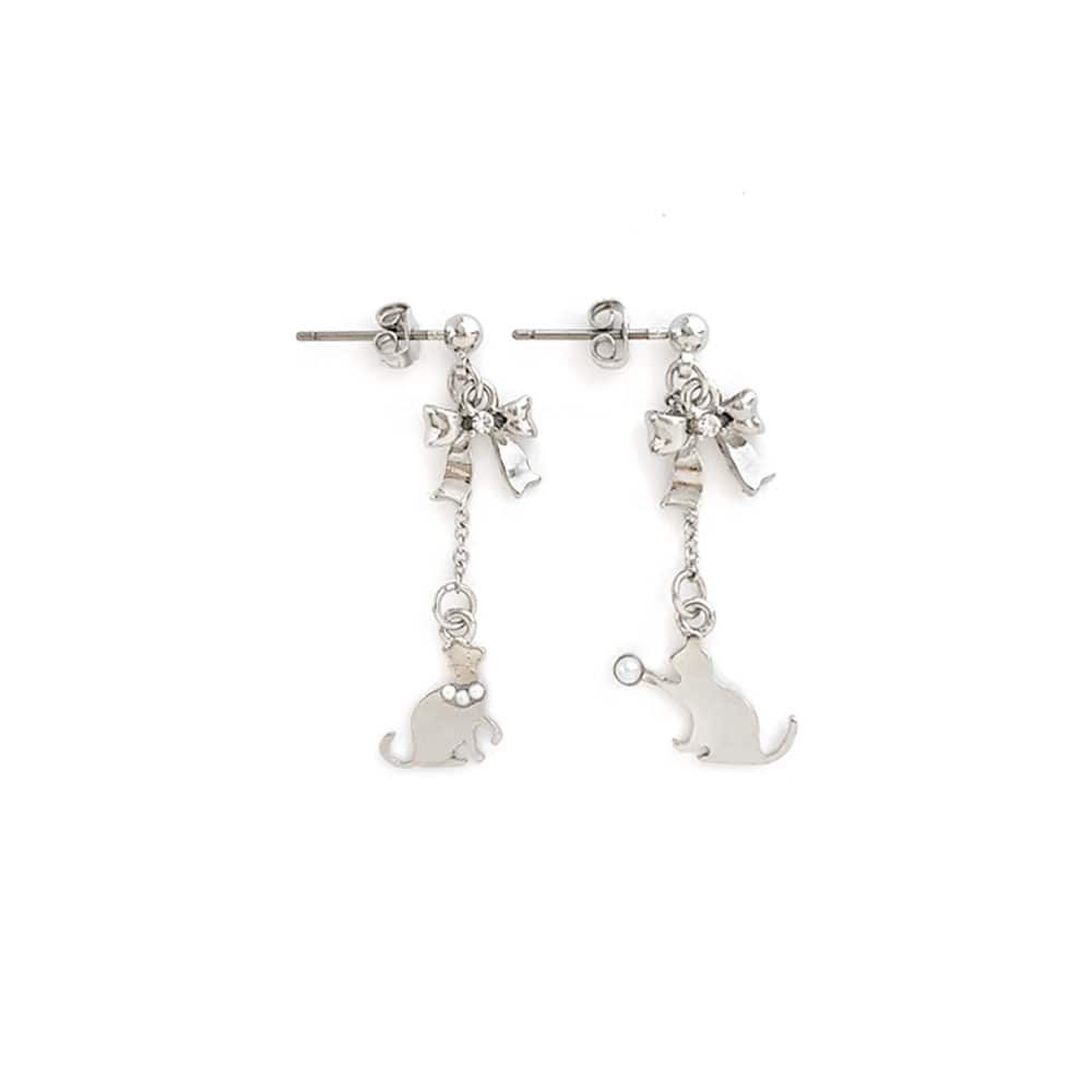 P-966) 猫モチーフチタンピアス | ビーズ・パーツなどのハンドメイド