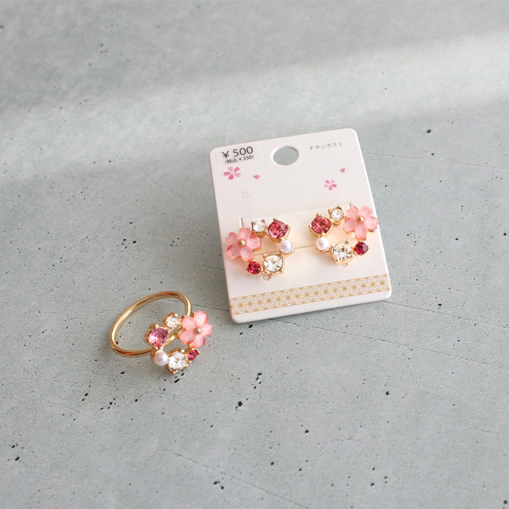 P-1069) 桜×ビジューチタンピアス | ビーズ・パーツなどのハンドメイド