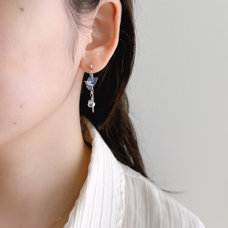 P-1139) 扇子×バタフライチタンピアス | ビーズ・パーツなどの