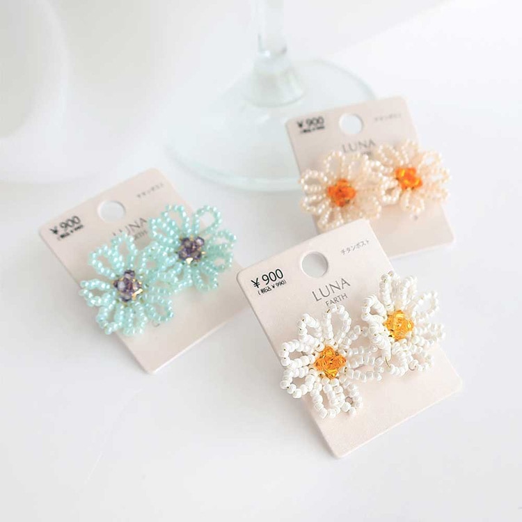 P-797) ビーズフラワーチタンピアス | ビーズ・パーツなどの