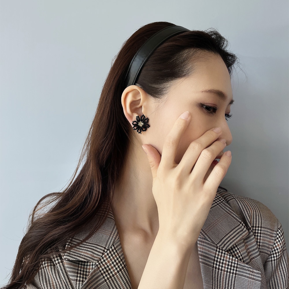 P-797) ビーズフラワーチタンピアス | ビーズ・パーツなどの