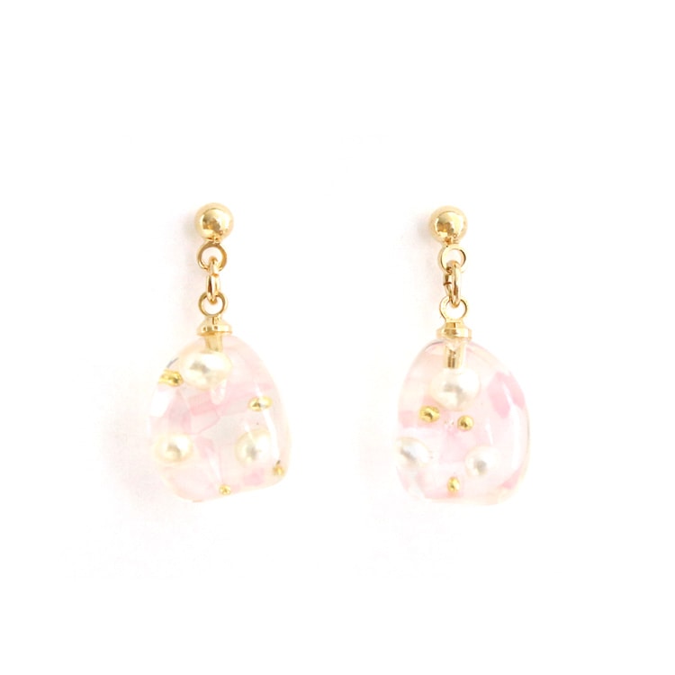 P-1121) シェル封入クリアドロップチタンピアス | ビーズ・パーツなど