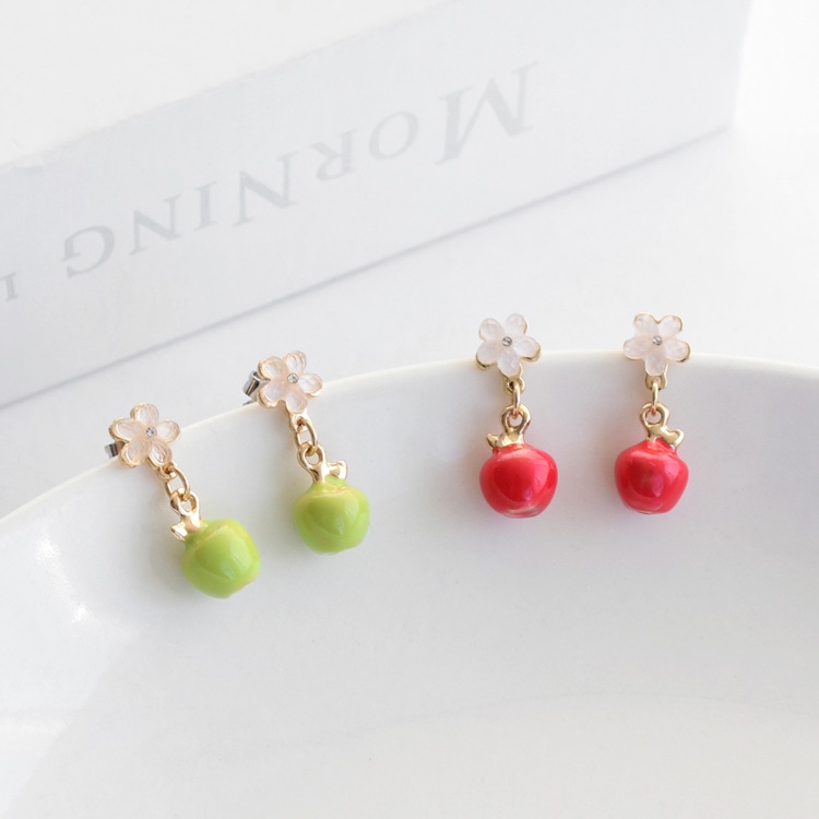 P-825) フラワー×ガラスドームチタンピアス | ビーズ・パーツなどの