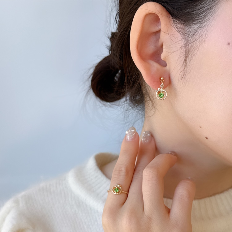 R-506) リンゴモチーフリング | ビーズ・パーツなどのハンドメイド