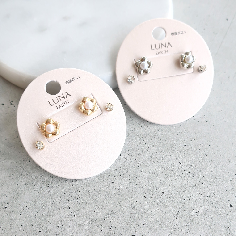 e.m.ピアス　3点セット　花　パール　美品　ビンテージ e.m.ピアス 3点セット 花 パール 美品 ビンテージ e.m.ピアス 3