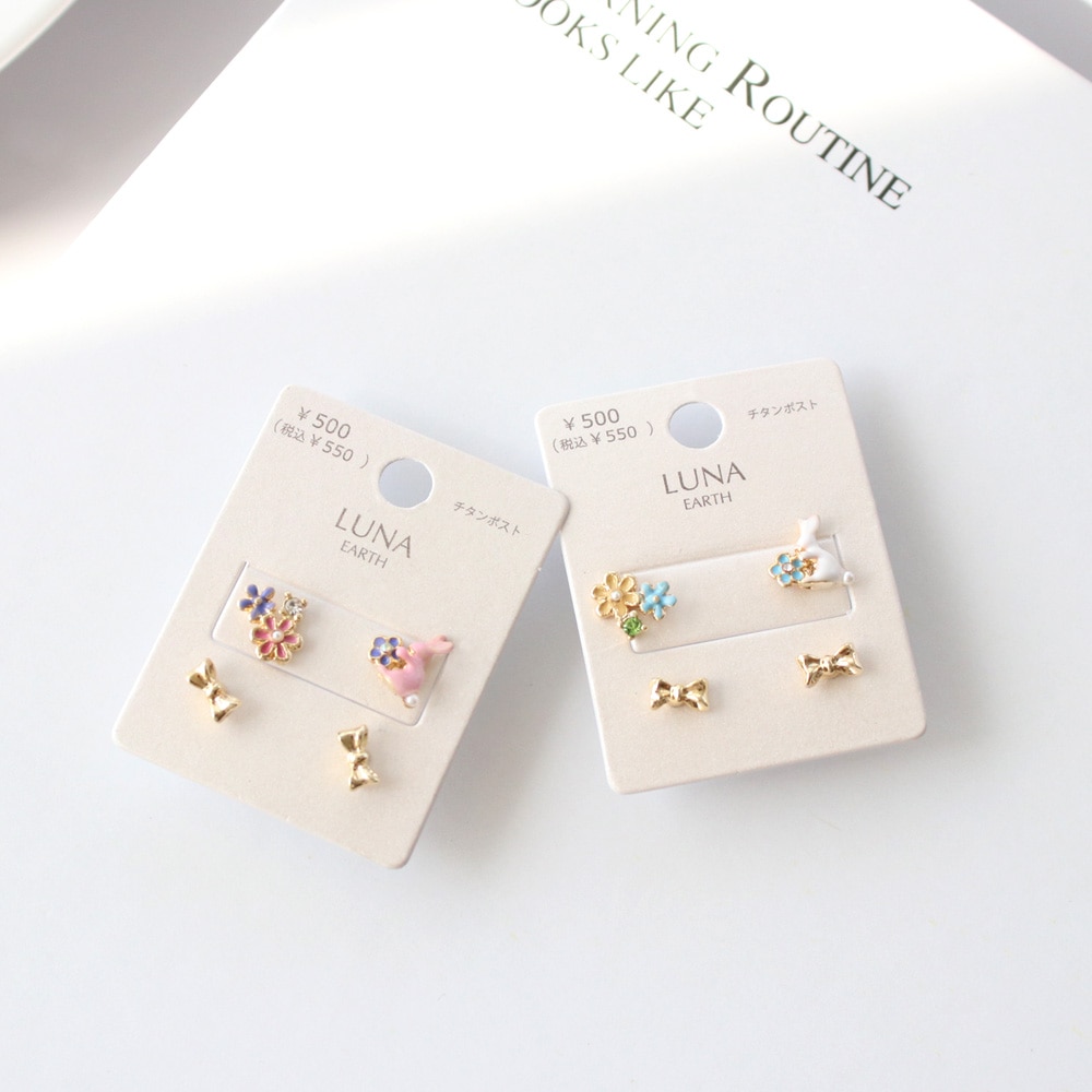 アクセサリー yuzu P-1072) ウサギ×フラワーセットチタンピアス | ビーズ・パーツ